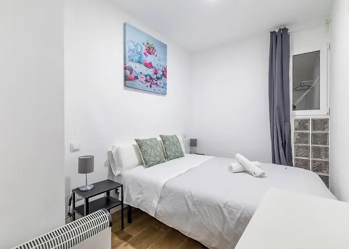 AYZ Luis Cabrera-Auto check-in property Madrid