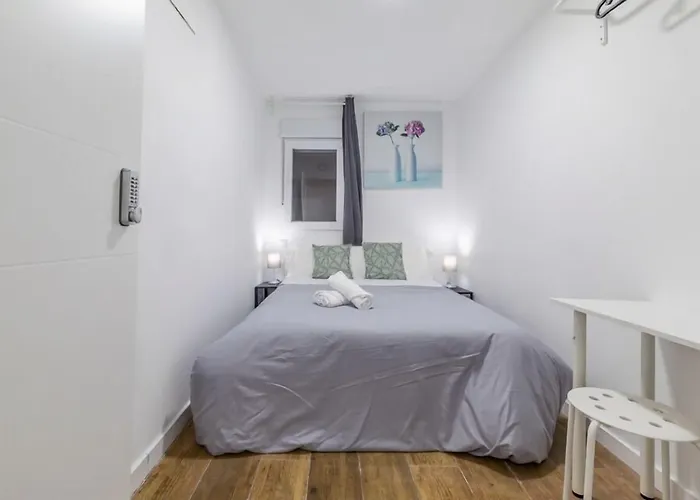 AYZ Luis Cabrera-Auto check-in property Madrid